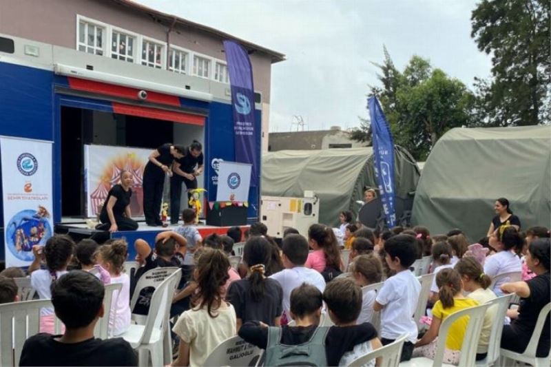 Şehir tiyatroları Hatay’da çocuklarla buluştu