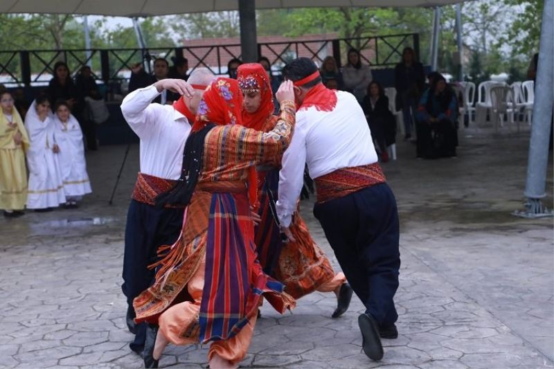 İzmit’in köylerini bahar coşkusu sardı