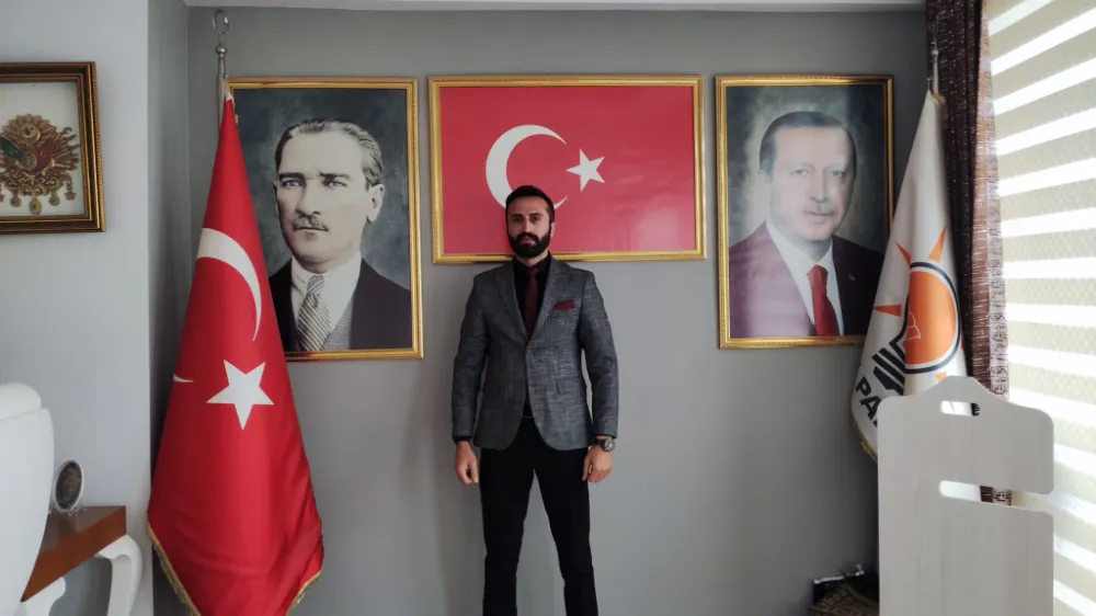 Gençlik  Kolları kirli ağızlarınız ile algı yaratabileceğiniz bir yapı değildir