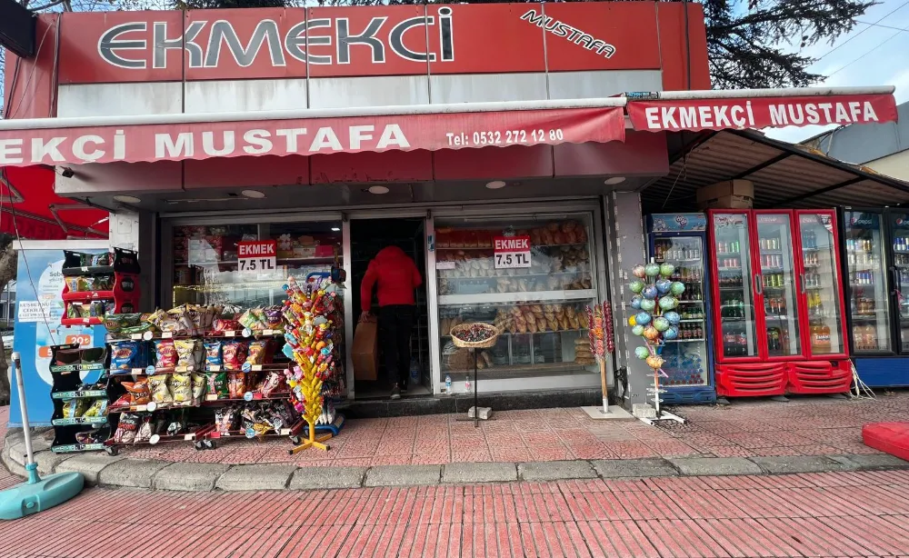 Ekmek Pazar Günü 5 Lira